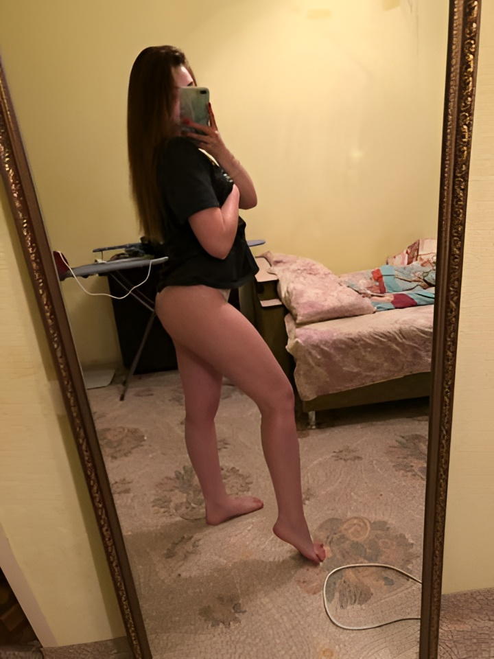 Анастасия привлекальеная девушка из Красноярска цена от 2500 руб