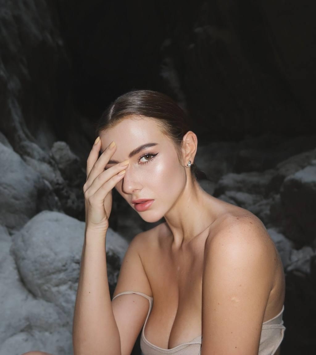 Янка привлекальеная девушка из Красноярска цена от 7000 руб