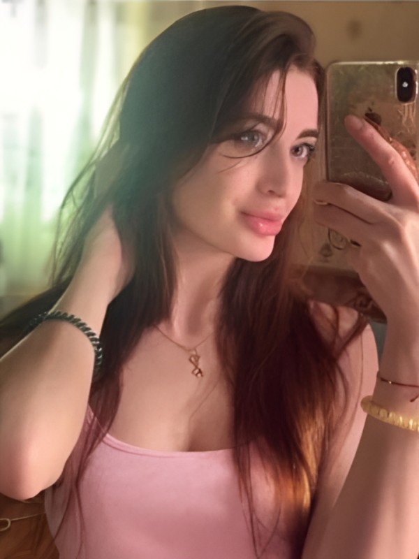 Ольга привлекательная девушка из Красноярска цена от 1500 руб