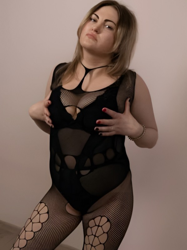 Виктория привлекательная девушка из Красноярска цена от 2000 руб