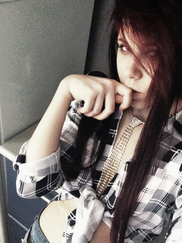 Милана привлекательная девушка из Красноярска цена от 3000 руб